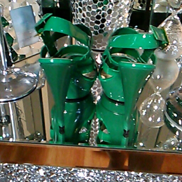 Heels - Picture 5 of 7